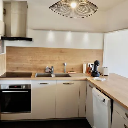 T3 + Parking 5 Min De La *